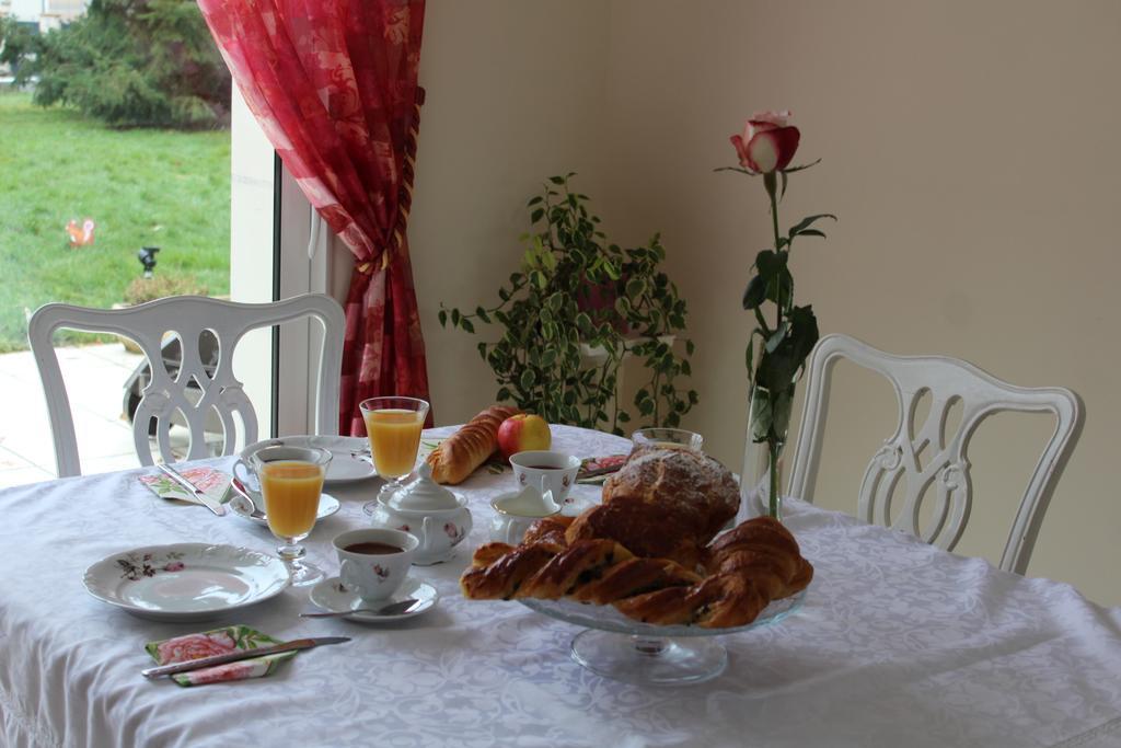 Le Clos Des Roses Saint-Règle Екстериор снимка