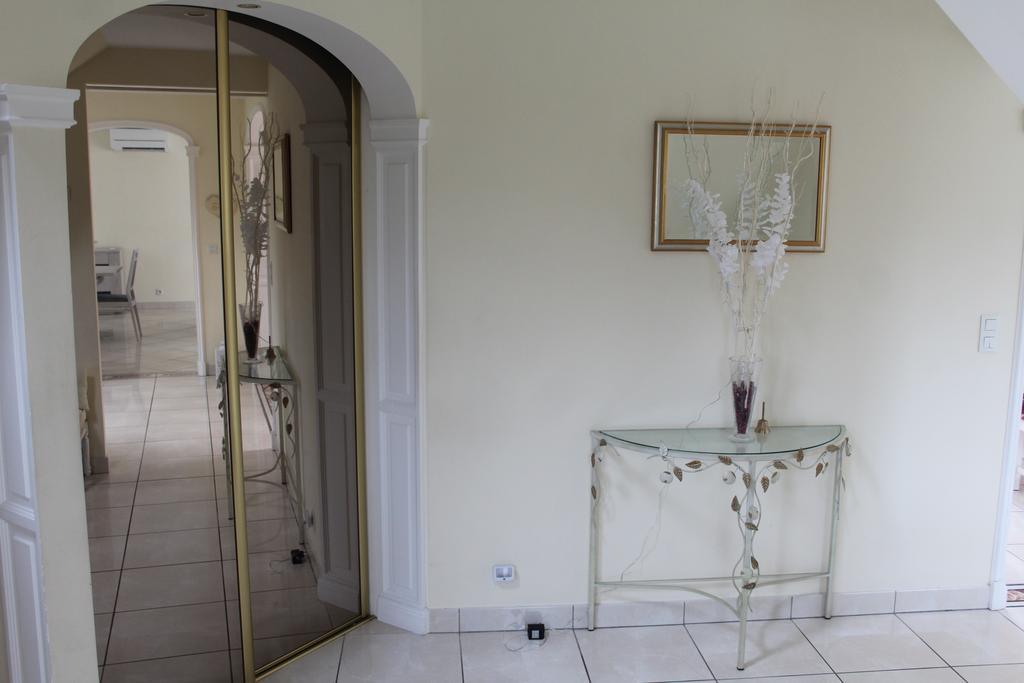Le Clos Des Roses Saint-Règle Екстериор снимка