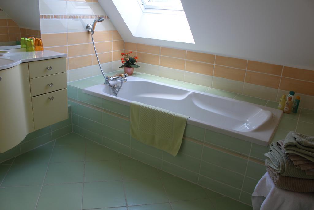 Le Clos Des Roses Saint-Règle Екстериор снимка